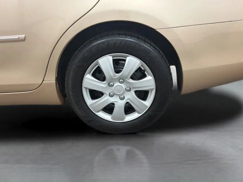 Used 2011 Toyota Camry FWD image 27