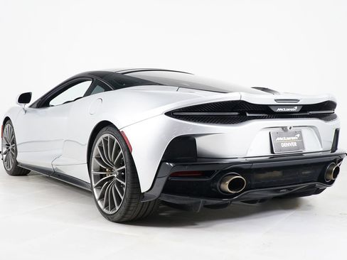 Used 2022 McLaren GT RWD image 18