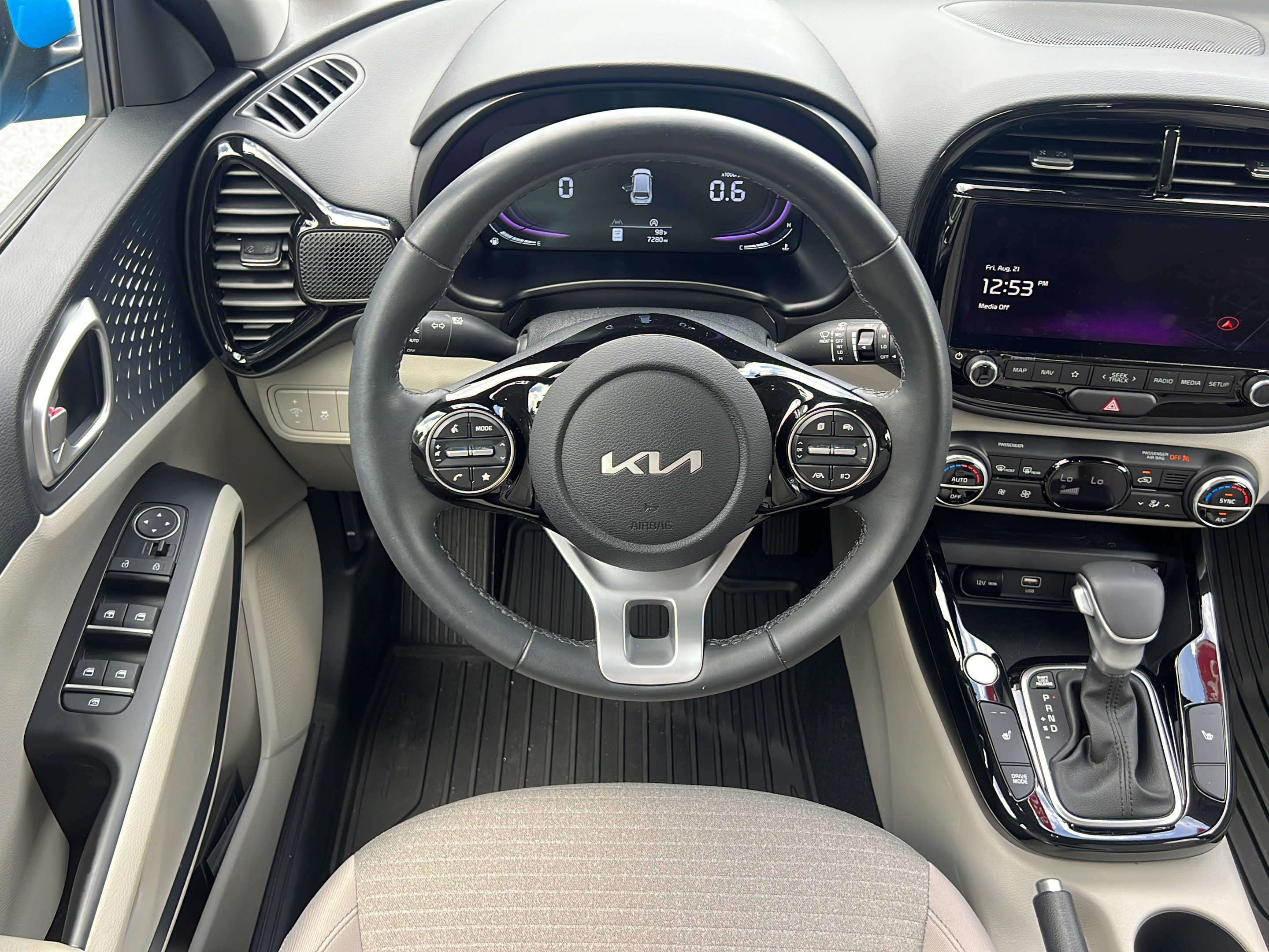 Certified 2025 Kia Soul EX FWD image 15