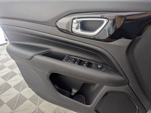 New 2026 Jeep Compass Latitude image 27