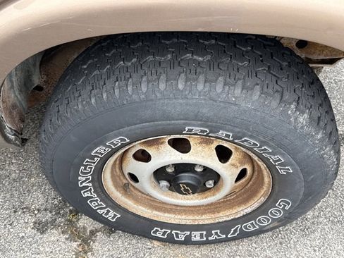 Used 2003 Chevrolet S10 Pickup 4x4 Extended Cab w/ Skid Plate Package image 4