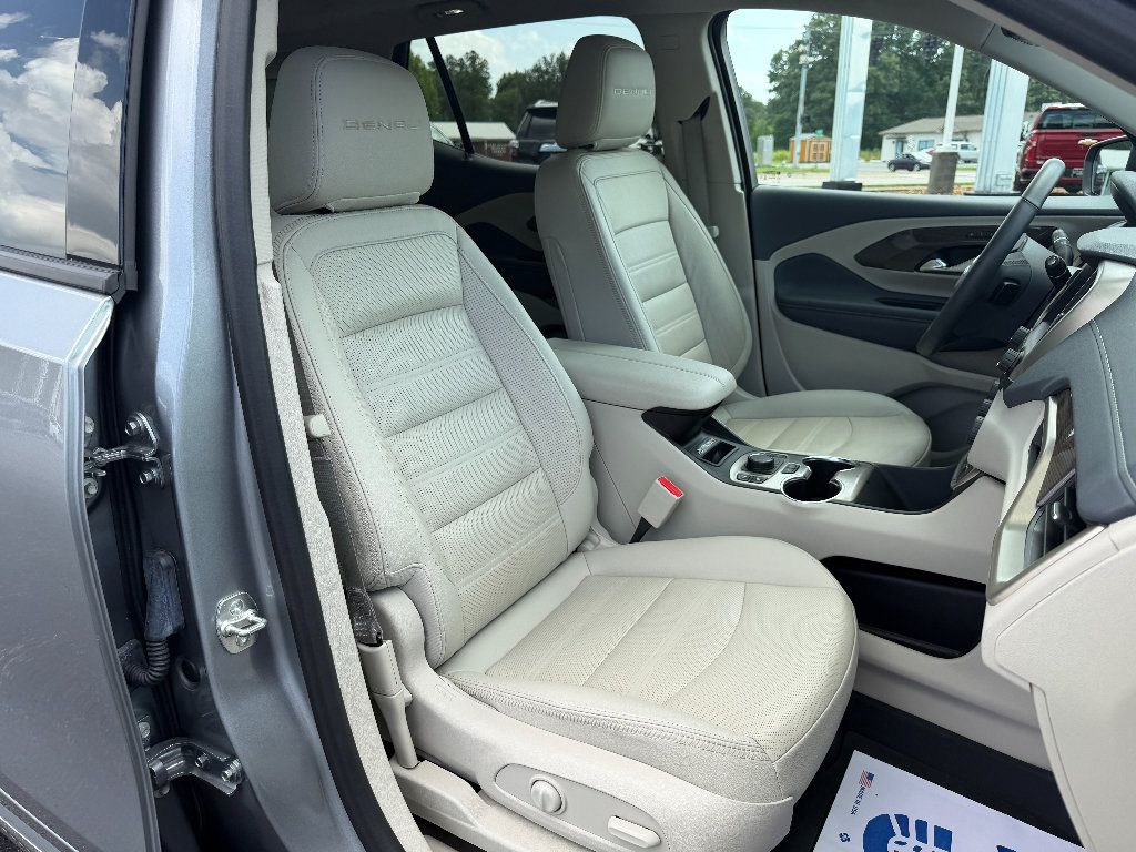 Used 2024 GMC Terrain Denali w/ Denali Premium Package AWD/4WD image 17