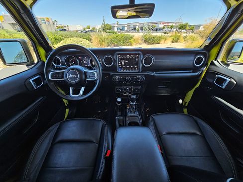Used 2023 Jeep Wrangler Unlimited Sahara w/ Cold Weather Group AWD/4WD image 20