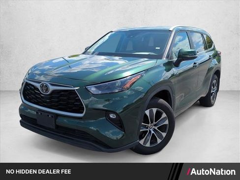 Used 2025 Toyota Highlander XLE AWD/4WD image 1