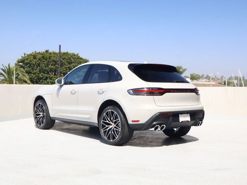 New 2026 Porsche Macan AWD/4WD image 3