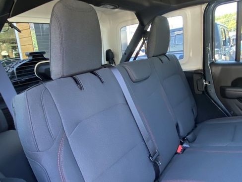 New 2025 Jeep Wrangler Rubicon w/ Technology Group image 31