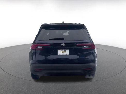 Used 2025 Toyota Grand Highlander LE image 12