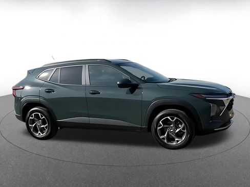 Used 2025 Chevrolet Trax LT image 8