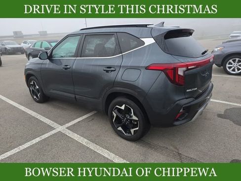 Used 2024 Kia Seltos EX image 3