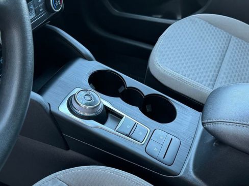 Used 2022 Ford Escape SE image 17