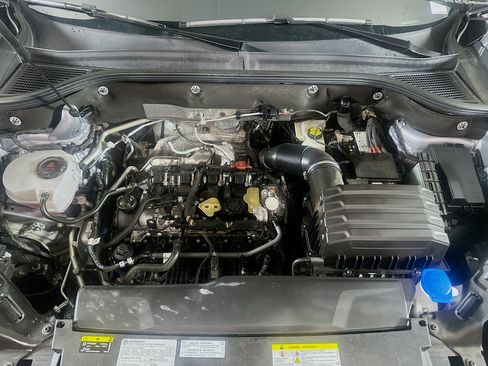 Used 2025 Volkswagen Atlas SE FWD image 34