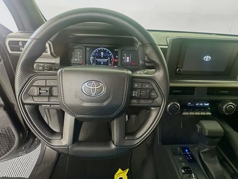 Used 2025 Toyota Tacoma SR5 AWD/4WD image 11