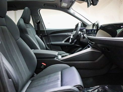 Certified 2025 Audi Q5 Premium Plus w/ Premium Plus image 18