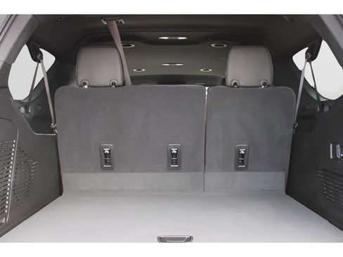 Used 2025 Chevrolet Suburban Premier image 14