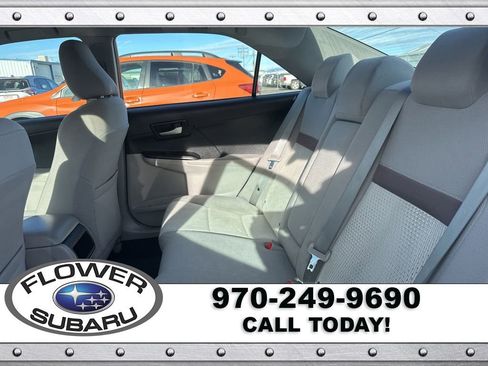 Used 2014 Toyota Camry L image 17