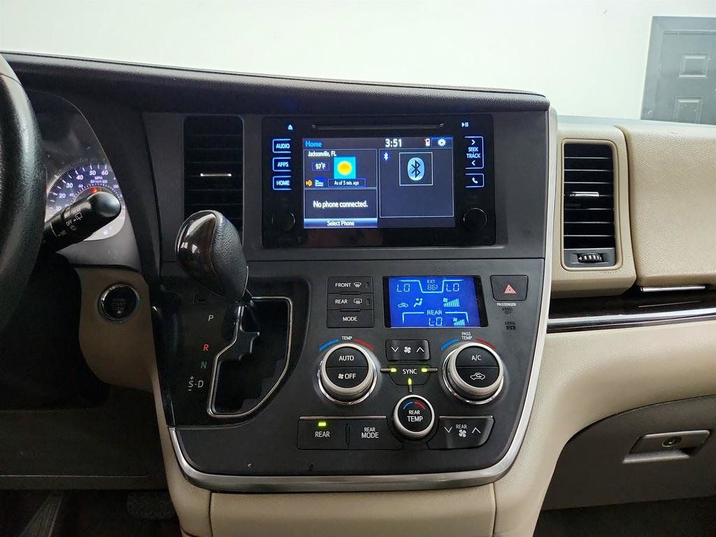 Used 2015 Toyota Sienna XLE FWD image 20