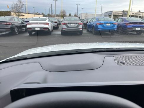 Used 2025 Kia K4 LXS image 33