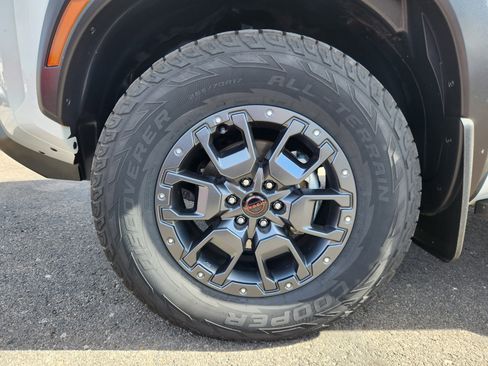 Used 2023 Nissan Frontier PRO-4X w/ Pro-4X Premium Package image 14