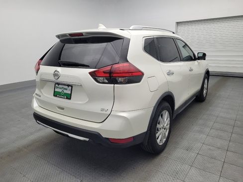 Used 2017 Nissan Rogue SV w/ SV Premium Package image 9