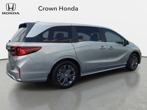 New 2026 Honda Odyssey Touring image 5