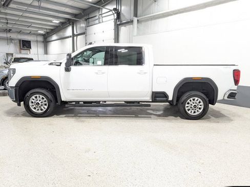 Used 2025 GMC Sierra 2500 SLE w/ SLE Value Package; image 6