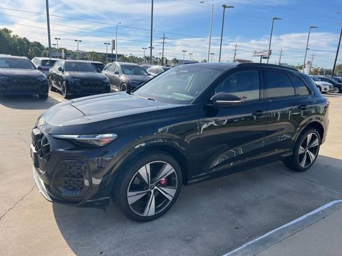 Used 2025 Audi SQ5 Prestige image 1