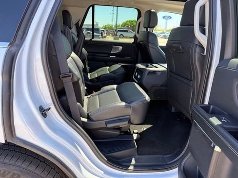 Certified 2025 Ford Expedition Platinum AWD/4WD image 14