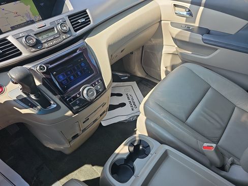 Used 2016 Honda Odyssey Touring image 22