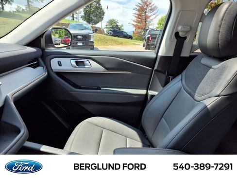 New 2025 Ford Explorer Active w/ Active Comfort Package image 19