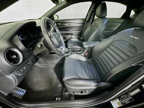 Used 2023 Kia Forte GT-Line w/ GT-Line Premium Package image 13