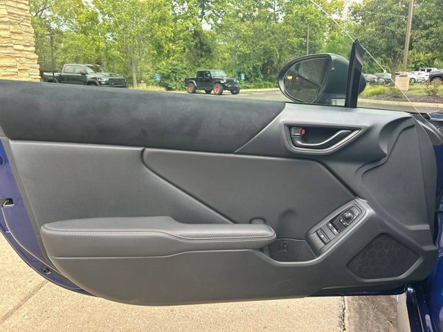 Used 2025 Toyota GR86 Premium w/ ALL Weather Mat Package (TMS) RWD image 12