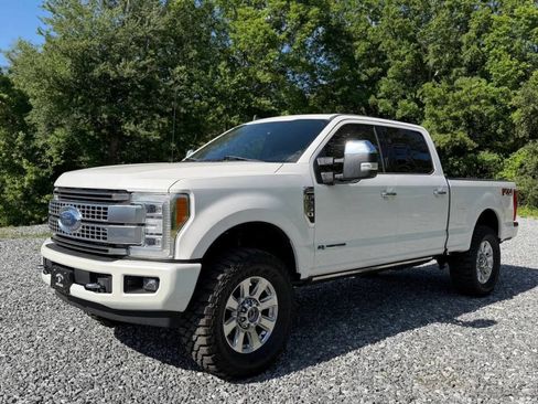 Used 2019 Ford F250 Platinum w/ Platinum Ultimate Package AWD/4WD image 3