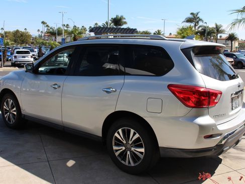 Used 2019 Nissan Pathfinder SL image 7