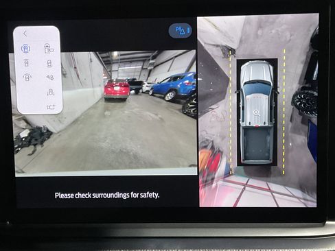 Used 2025 Ford F350 Platinum w/ FX4 Off-Road Package image 14