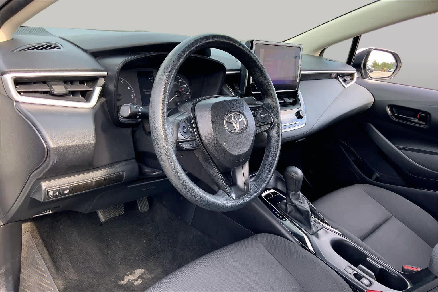 Used 2024 Toyota Corolla LE FWD image 17