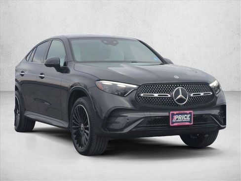 Used 2025 Mercedes-Benz GLC 300 4MATIC image 3