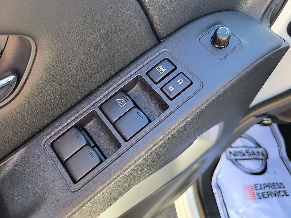 Certified 2025 Nissan Frontier SV w/ SV Convenience Package RWD image 11