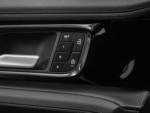 Certified 2025 Porsche Panamera Turbo image 37