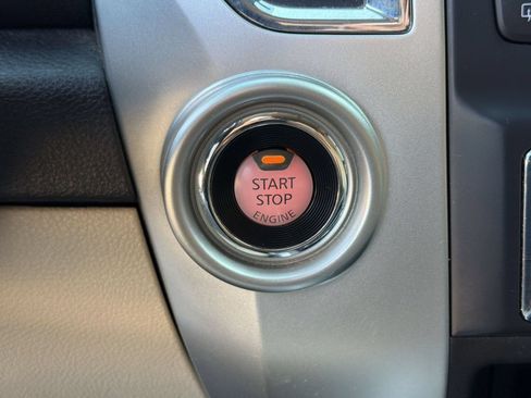 Used 2016 Nissan Titan SL RWD image 16