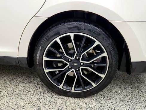 Used 2018 Ford Taurus SHO w/ Driver Assist Package AWD/4WD image 9