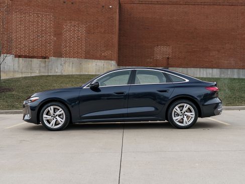 Used 2025 Audi A5 2.0T Premium w/ Convenience Package image 6