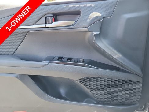 Used 2025 Toyota Camry SE FWD image 22