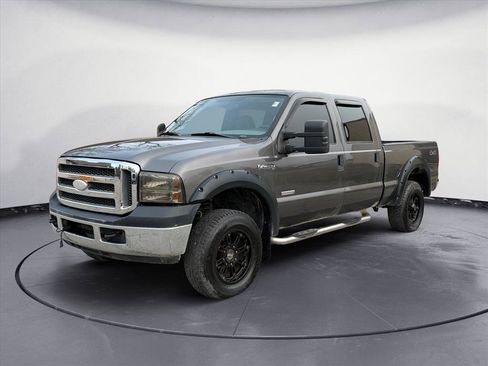 Used 2005 Ford F250 XL image 2