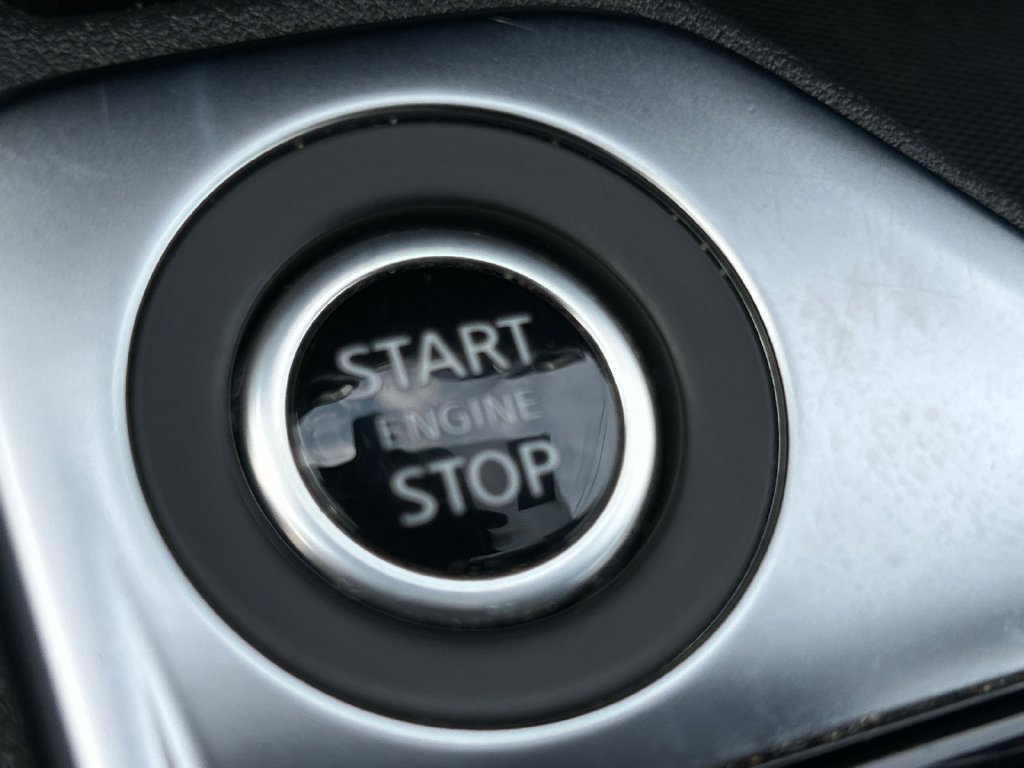 Used 2025 Nissan Sentra SV FWD image 28