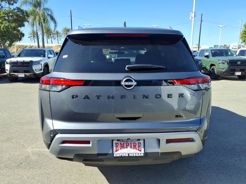 New 2025 Nissan Pathfinder SL image 5