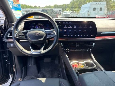 Used 2024 Chevrolet Traverse Z71 w/ LPO, Floor Liner Package AWD/4WD image 15