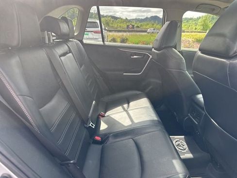Used 2020 Toyota RAV4 Limited AWD/4WD image 12