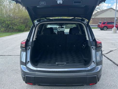 Used 2024 Nissan Rogue SV image 5