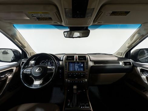 Used 2021 Lexus GX 460 Premium w/ Accessory Package AWD/4WD image 17