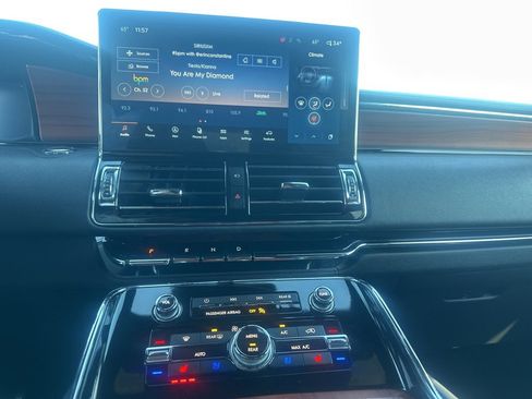 Used 2024 Lincoln Navigator Reserve image 17